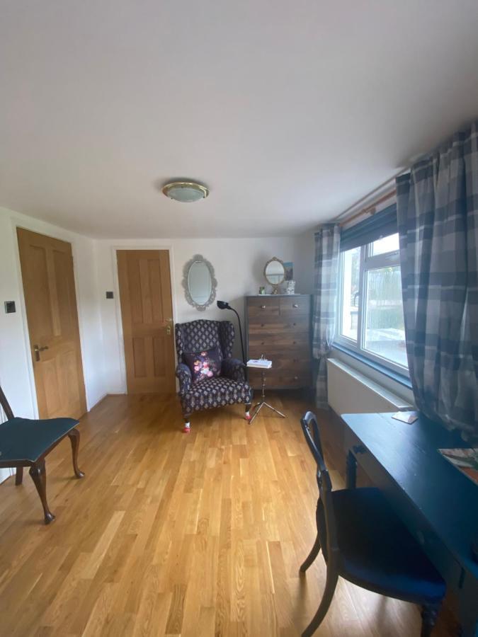 Zen Cottage, Cheltenham Уинчкомб Экстерьер фото